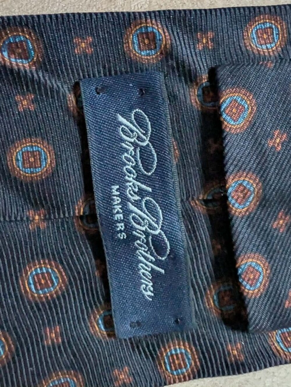 Brooks Brothers Silk Tie Vintage Foulard Geometric Geometric Medallion USA Made